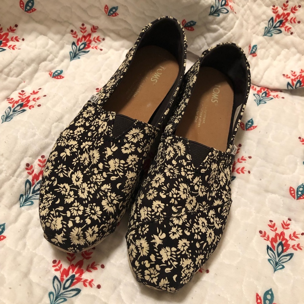 Floral Toms
